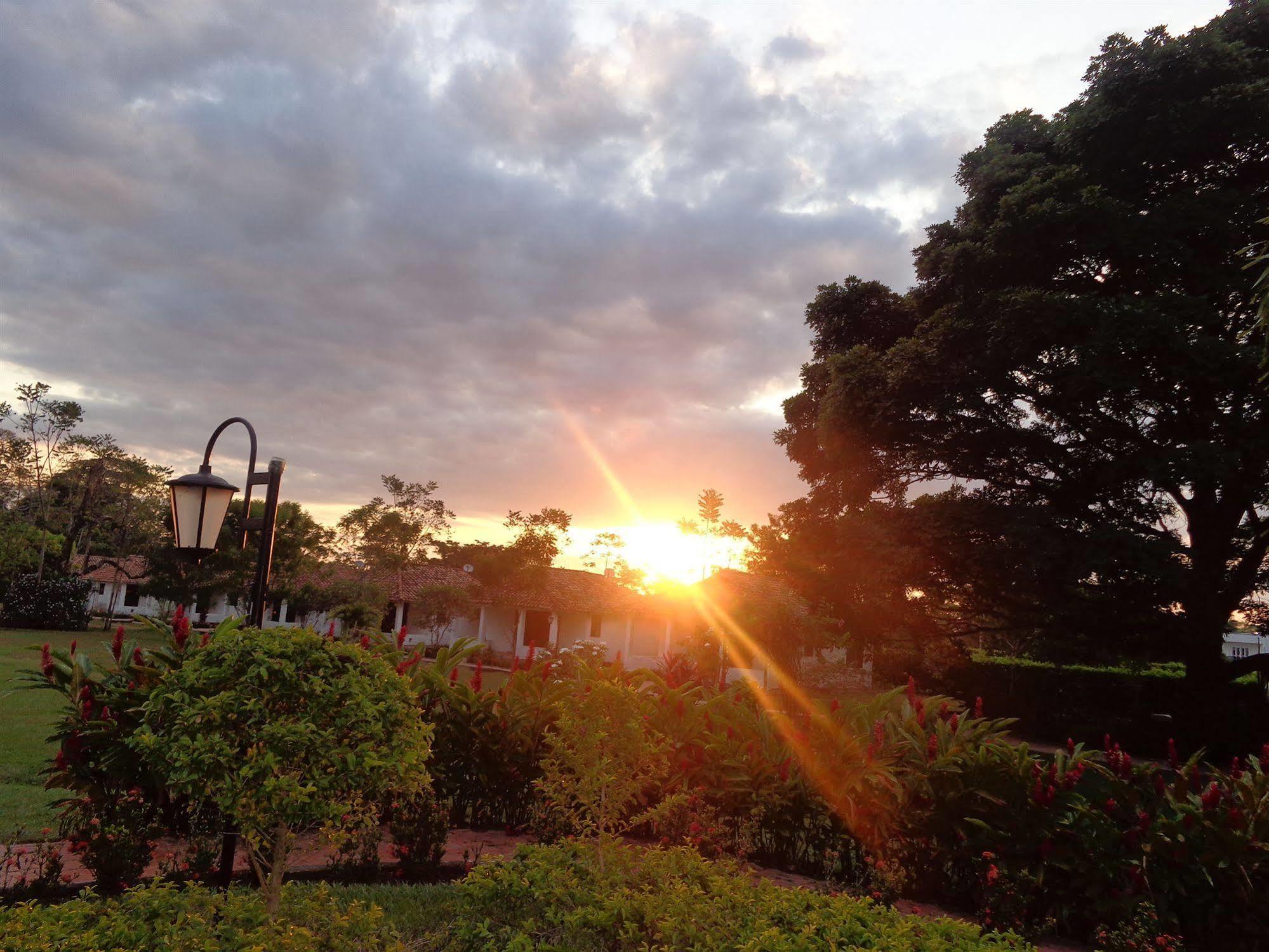 Hotel Campestre Arboretto Villavicencio Ngoại thất bức ảnh