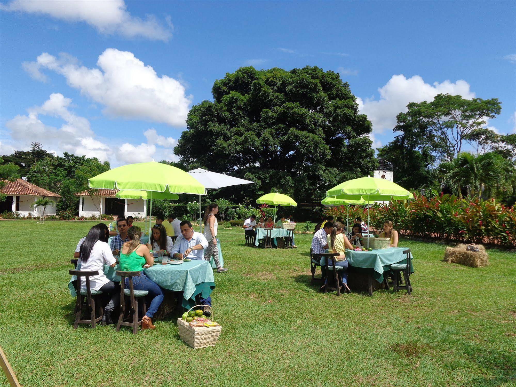 Hotel Campestre Arboretto Villavicencio Ngoại thất bức ảnh