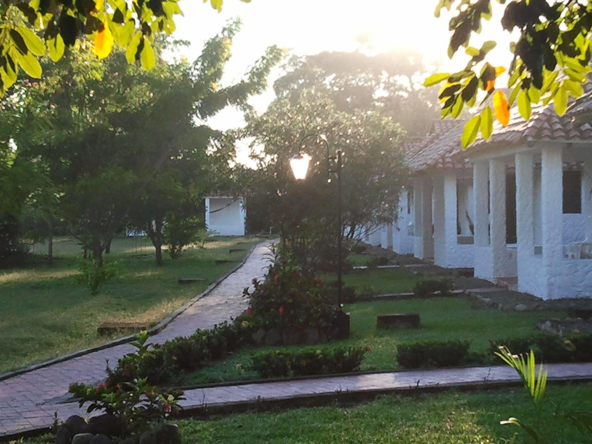 Hotel Campestre Arboretto Villavicencio Ngoại thất bức ảnh
